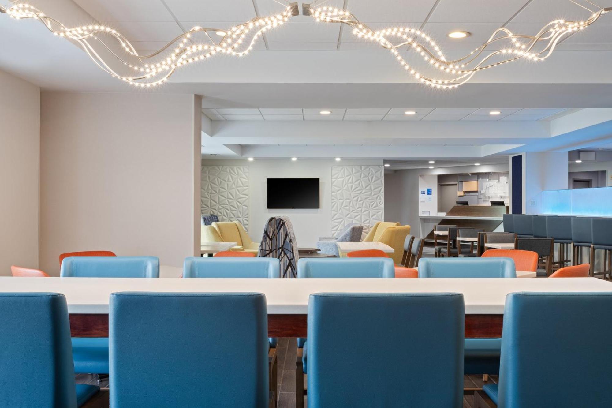 Holiday Inn Express & Suites Cincinnati Riverfront By Ihg Covington Buitenkant foto