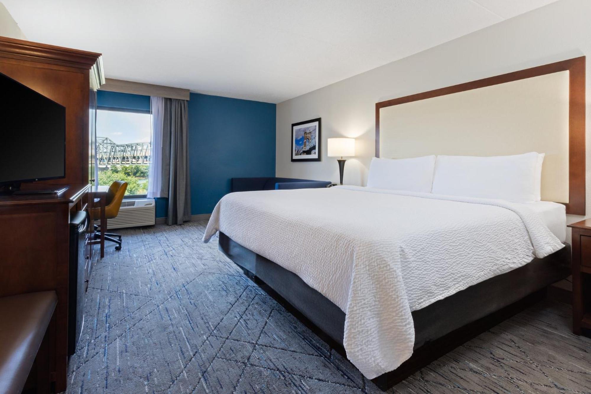 Holiday Inn Express & Suites Cincinnati Riverfront By Ihg Covington Buitenkant foto